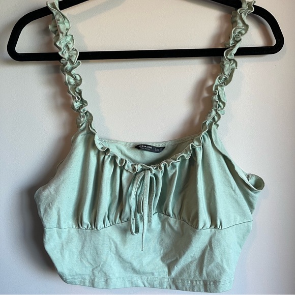 Shein Curve ruffle trim crop cami tank - Picture 3 of 6